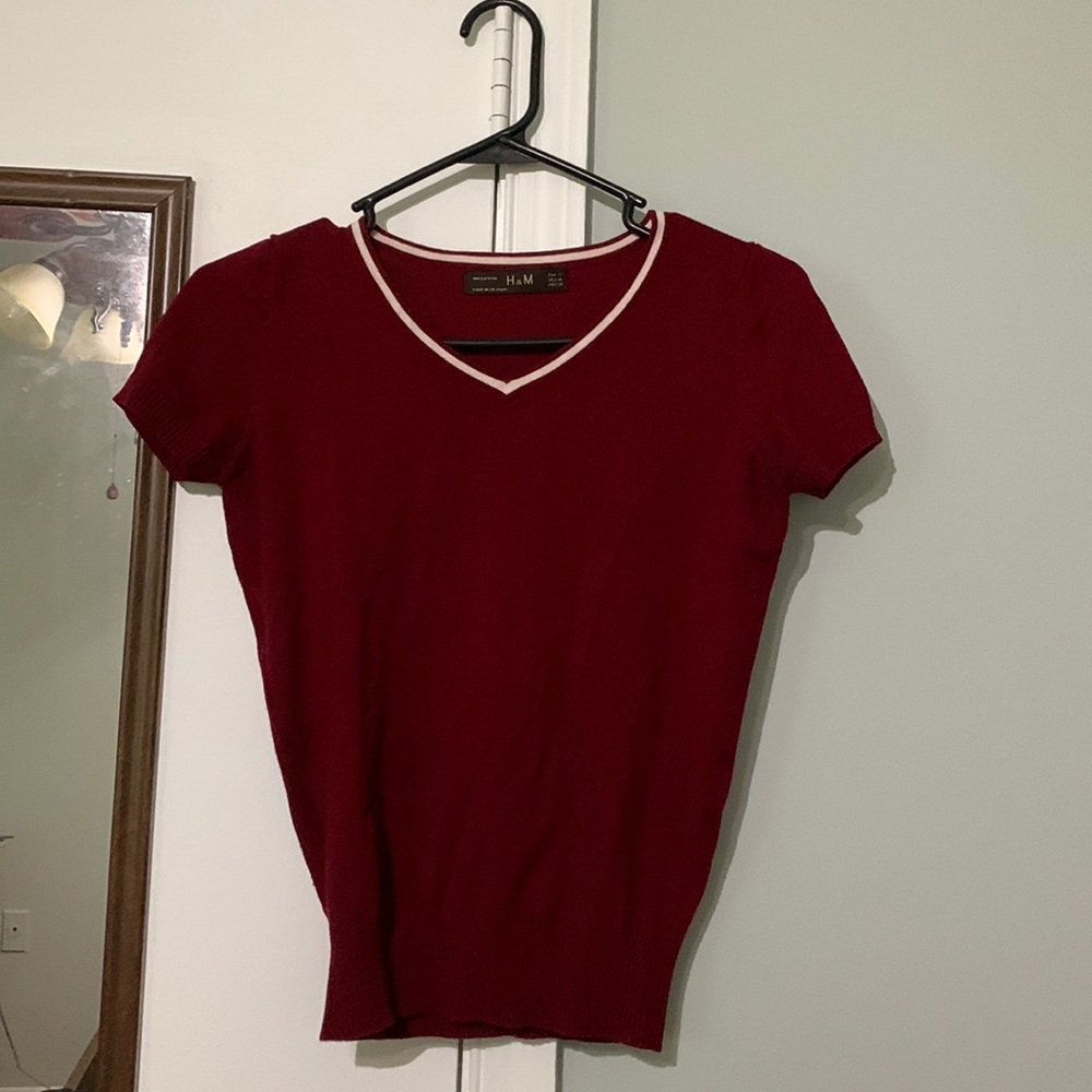 V-neck T-shirt